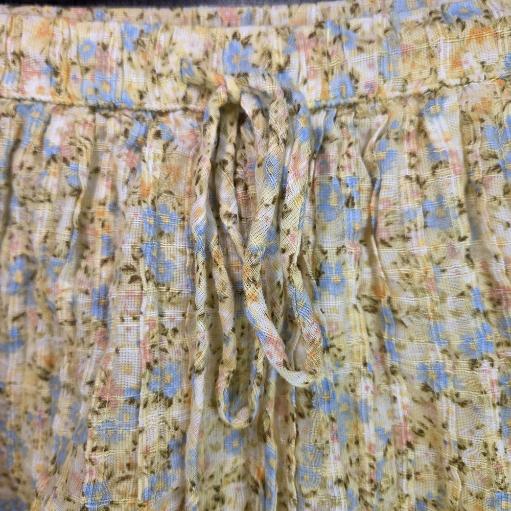 NWOT American Eagle Yellow Blue Floral Lined Lightweight Shorts Womens Medium - Picture 2 of 5
